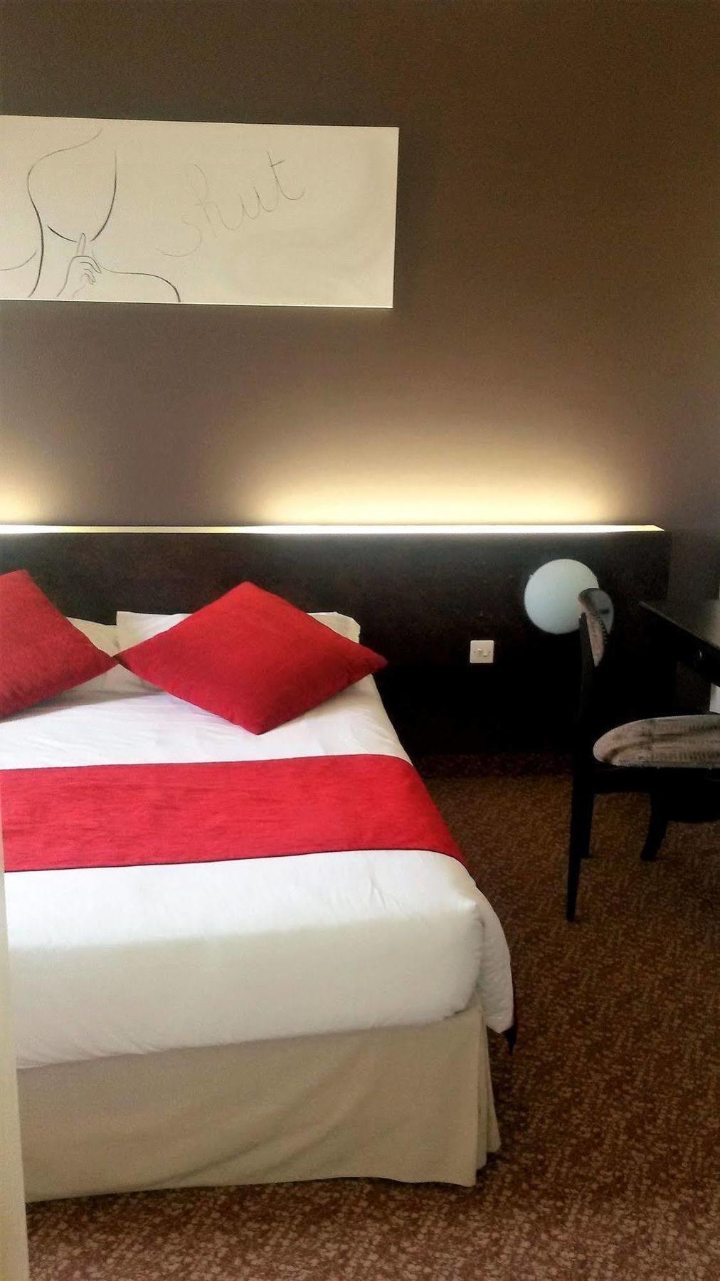 Le Merle Blanc Hotel Logis Дигуэн Экстерьер фото
